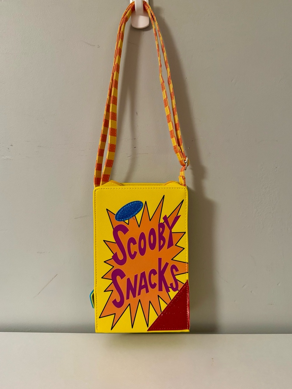 Buckle-Down Scooby-Doo Scooby Snacks Box Novelty Crossbody Bag Purse